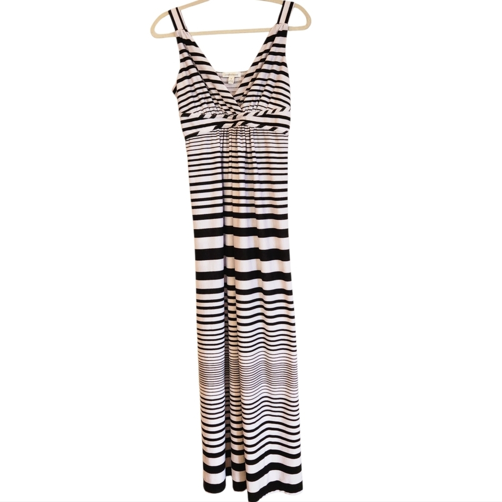 JohnPaulRichard Black/White Striped Maxi Dress Size M Resort Vacation Beach Soft
